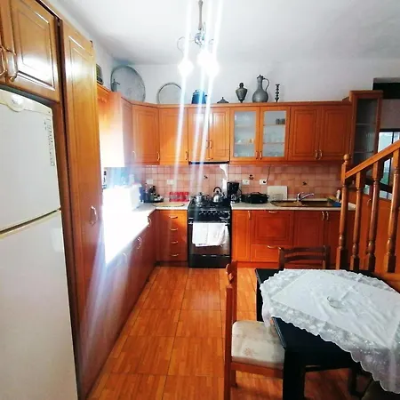 度假居 Margarita - Entire House With 4 Bedrooms And Free Parking Gjirokastër