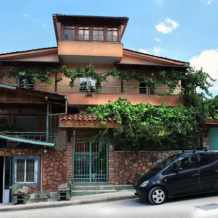 Margarita - Entire House With 4 Bedrooms And Free Parking Feriehus Gjirokastër