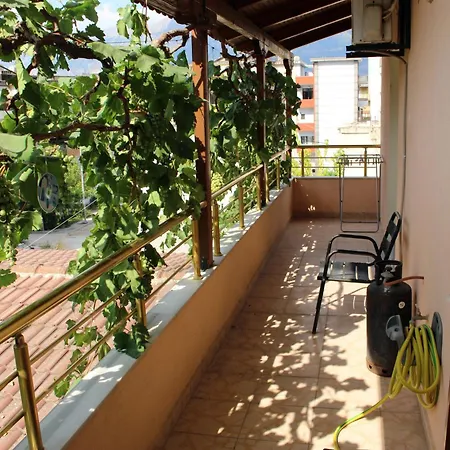 Feriehus Margarita - Entire House With 4 Bedrooms And Free Parking Gjirokastër