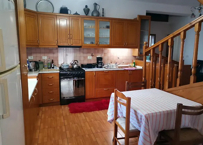 Margarita - Entire House With 4 Bedrooms And Free Parking Dom wakacyjny