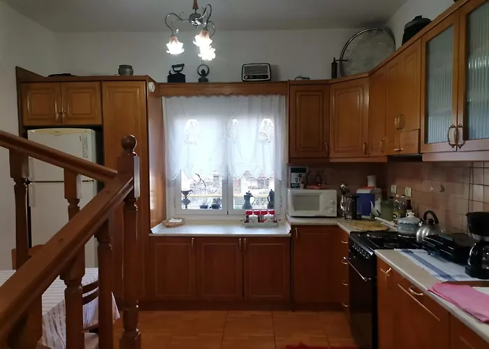Margarita - Entire House With 4 Bedrooms And Free Parking Gjirokastra