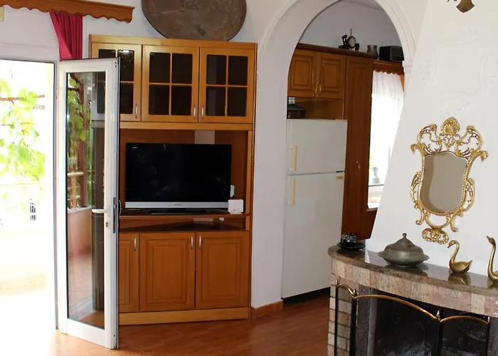Dom wakacyjny Margarita - Entire House With 4 Bedrooms And Free Parking Gjirokastra