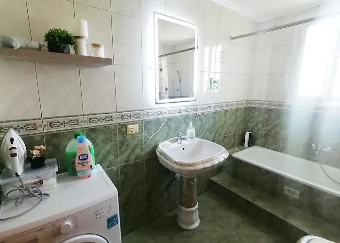 Margarita - Entire House With 4 Bedrooms And Free Parking Dom wakacyjny *