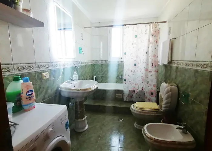 Margarita - Entire House With 4 Bedrooms And Free Parking Dom wakacyjny Gjirokastra